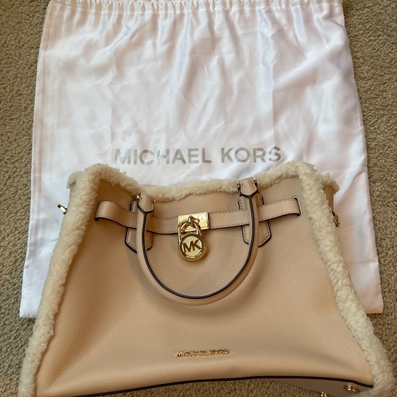 Purse - Picture 1 of 5